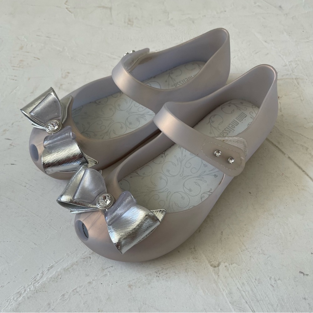 Mini Melissa Silver Bow Princess Style Size 11